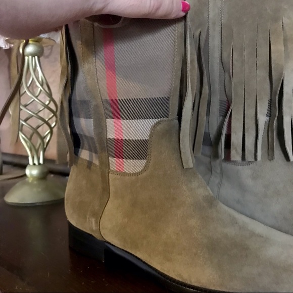 BURBERRY "NORLAND" TAN SUEDE FRINGE BOOT WITH NOVA CHECK TWILL PATTERN (36) - Picture 8 of 15